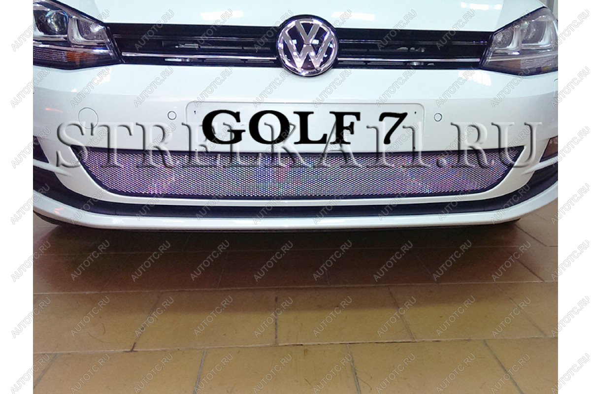 3 899 р. Защита радиатора Стрелка11 Стандарт  Volkswagen Golf  7 (2012-2017) дорестайлинг, хэтчбэк 5 дв. (хром)  с доставкой в г. Санкт‑Петербург