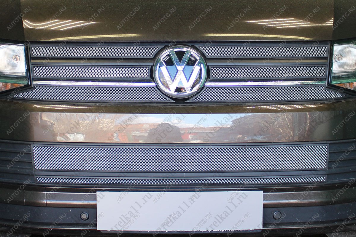 5 449 р. Защита радиатора (6 части верх) Стрелка11 Стандарт Volkswagen Multivan T6 дорестайлинг (2016-2019) (черная)  с доставкой в г. Санкт‑Петербург