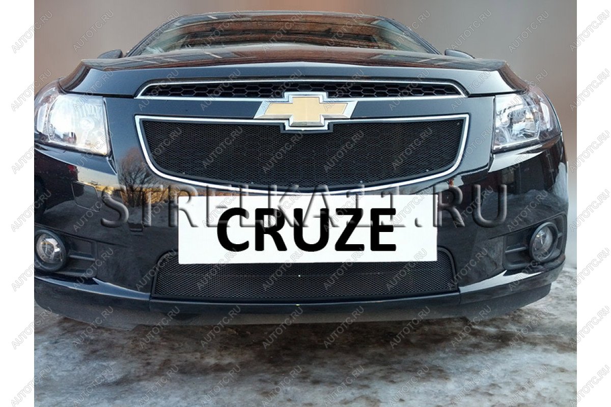 799 р. Зимняя заглушка решетки радиатора (верх) Стрелка11  Chevrolet Cruze ( J300,  J305) (2009-2012) седан дорестайлинг, хэтчбек дорестайлинг (черная)  с доставкой в г. Санкт‑Петербург