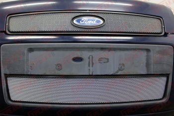 3 099 р. Защитная сетка радиатора в бампер (ячейка 3х7 мм) Стрелка11 Стандарт  Ford Fusion  1 (2005-2012) (хром)  с доставкой в г. Санкт‑Петербург. Увеличить фотографию 1