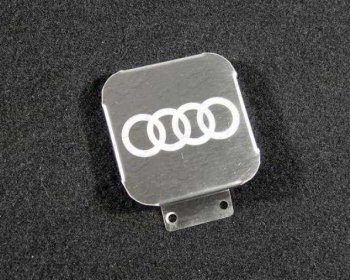 1 249 р. Заглушка на фаркоп с логотипом Audi (на фаркопы TCC, нержавеющая сталь) TCC  Audi Q3  F3 - Q8  4MN  с доставкой в г. Санкт‑Петербург. Увеличить фотографию 1