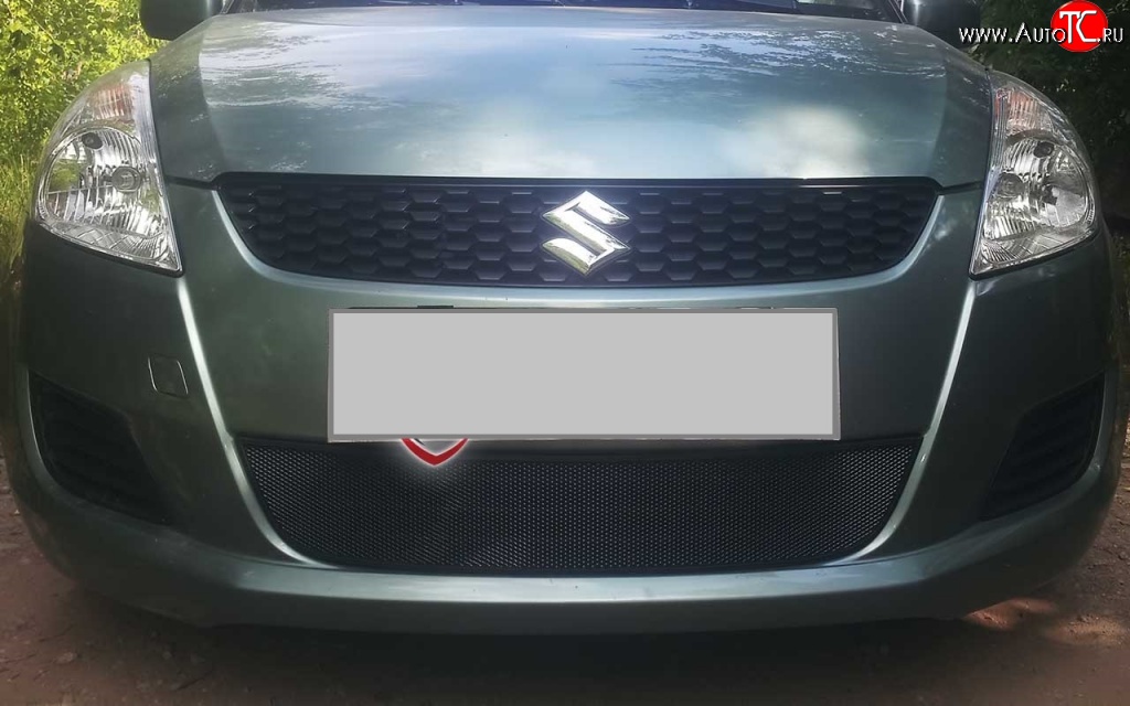 1 469 р. Сетка на бампер Russtal (черная)  Suzuki Swift  ZC72S (2010-2013) дорестайлинг, хэтчбэк 5 дв.  с доставкой в г. Санкт‑Петербург