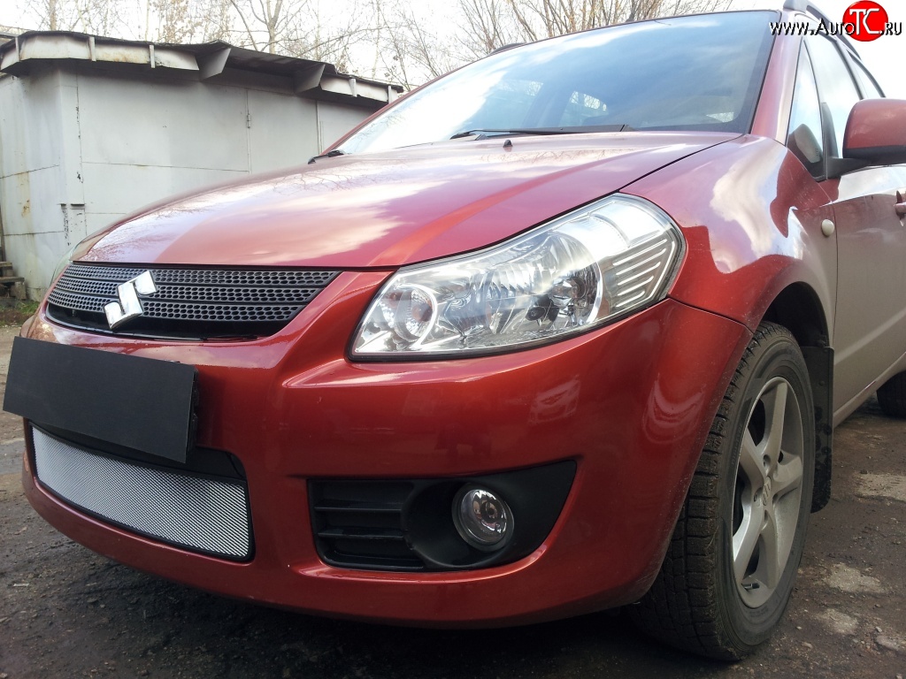 1 539 р. Сетка на бампер (хетчбек) Russtal (хром) Suzuki SX4 GYA,GYB  рестайлинг, хэтчбэк (2010-2016)  с доставкой в г. Санкт‑Петербург