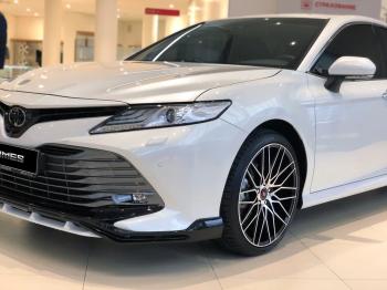 16 899 р. Накладка переднего бампера HEMMES  Toyota Camry  XV70 (2017-2021)  с доставкой в г. Санкт‑Петербург. Увеличить фотографию 5