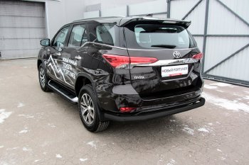 8 799 р. Защита заднего бампера Slitkoff (Ø 76 мм, длинная) Toyota Fortuner AN160 дорестайлинг (2015-2020) (Сталь с полимерным покрытием. Цвет: черный)  с доставкой в г. Санкт‑Петербург. Увеличить фотографию 1