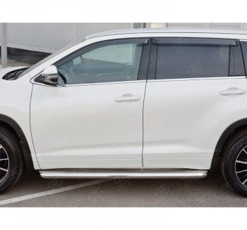 32 649 р. Порожки для ног (Ø63 мм) Russtal Toyota Highlander XU50 рестайлинг (2016-2020) (лист - нержавейка, профиль - нержавейка)  с доставкой в г. Санкт‑Петербург. Увеличить фотографию 1