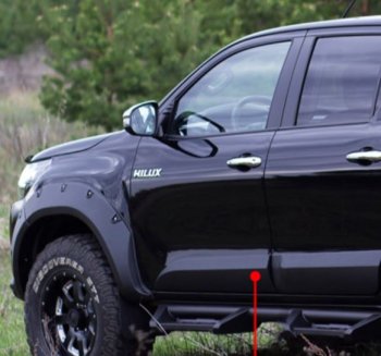 3 179 р. Молдинг двери RA (передний левый)  Toyota Hilux  AN120 (2016-2020) дорестайлинг (Поверхность шагрень)  с доставкой в г. Санкт‑Петербург. Увеличить фотографию 1