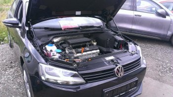 Упоры капота Russtal Volkswagen Jetta A6 седан дорестайлинг (2011-2015)