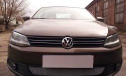 1 539 р. Сетка на бампер Russtal (хром)  Volkswagen Jetta  A6 (2011-2015) седан дорестайлинг  с доставкой в г. Санкт‑Петербург. Увеличить фотографию 2