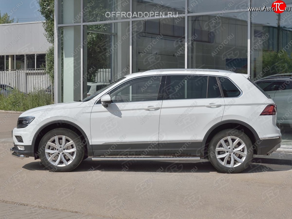 31 649 р. Пороги труба 120х60 овал с проступью Russtal  Volkswagen Tiguan  Mk2 (2016-2020) дорестайлинг  с доставкой в г. Санкт‑Петербург