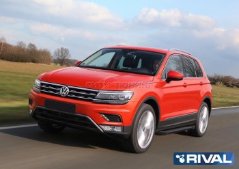 9 499 р. Порожки для ног Rival  Volkswagen Tiguan  Mk2 (2016-2022) дорестайлинг, рестайлинг (Чёрные)  с доставкой в г. Санкт‑Петербург. Увеличить фотографию 3