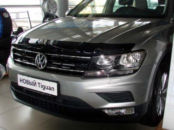 2 799 р. Дефлектор капота SIM Volkswagen Tiguan Mk2 дорестайлинг (2016-2020)  с доставкой в г. Санкт‑Петербург. Увеличить фотографию 1